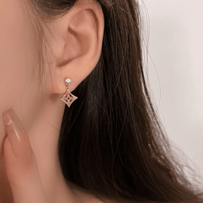 루이비통 LV 모노그램 플라워 블라썸 귀걸이